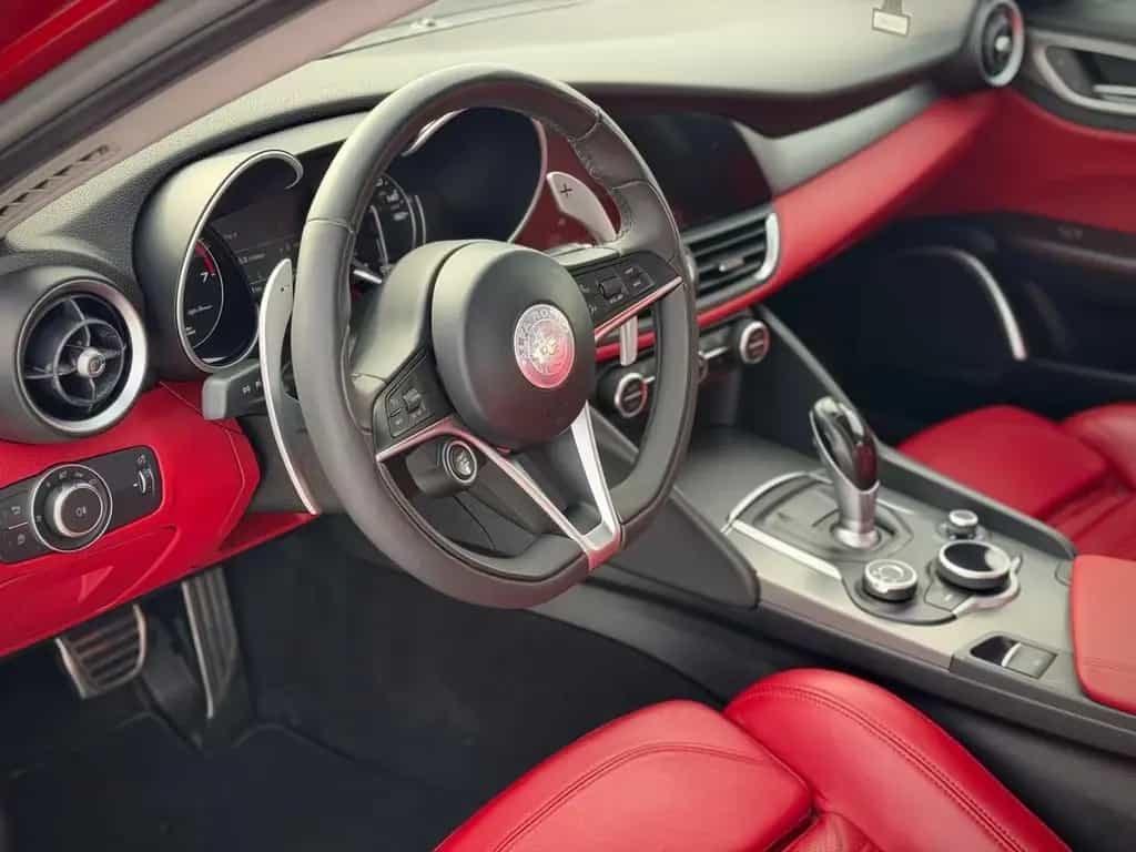 Alfa Romeo Giulia Sportivo q4 04/2018-photo-2