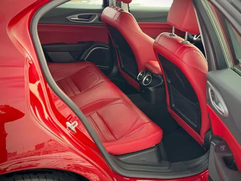 Alfa Romeo Giulia Sportivo q4 04/2018-photo-6