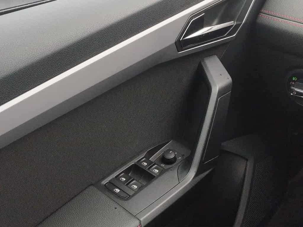 Seat Arona 1.5 TSI ACC*AHK*Kam.*KeyLess*Klima*LED 05/2019-photo-11