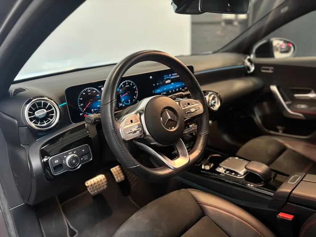 Mercedes-Benz A 200 A200 *AMG-Night-Alcantara* 04/2019-photo-11