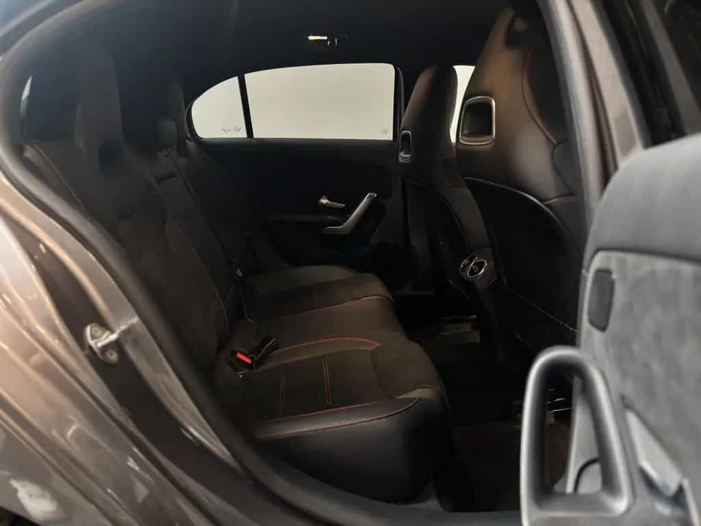 Mercedes-Benz A 200 A200 *AMG-Night-Alcantara* 04/2019-photo-16