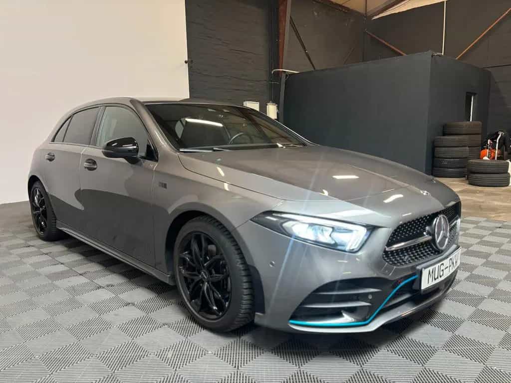 Mercedes-Benz A 200 A200 *AMG-Night-Alcantara* 04/2019-photo-2