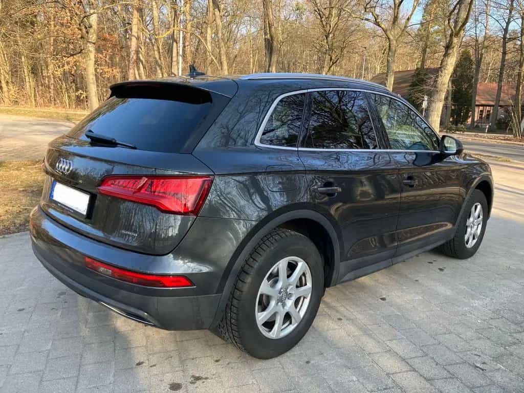 Audi Q5 quattro 08/2017-photo-3