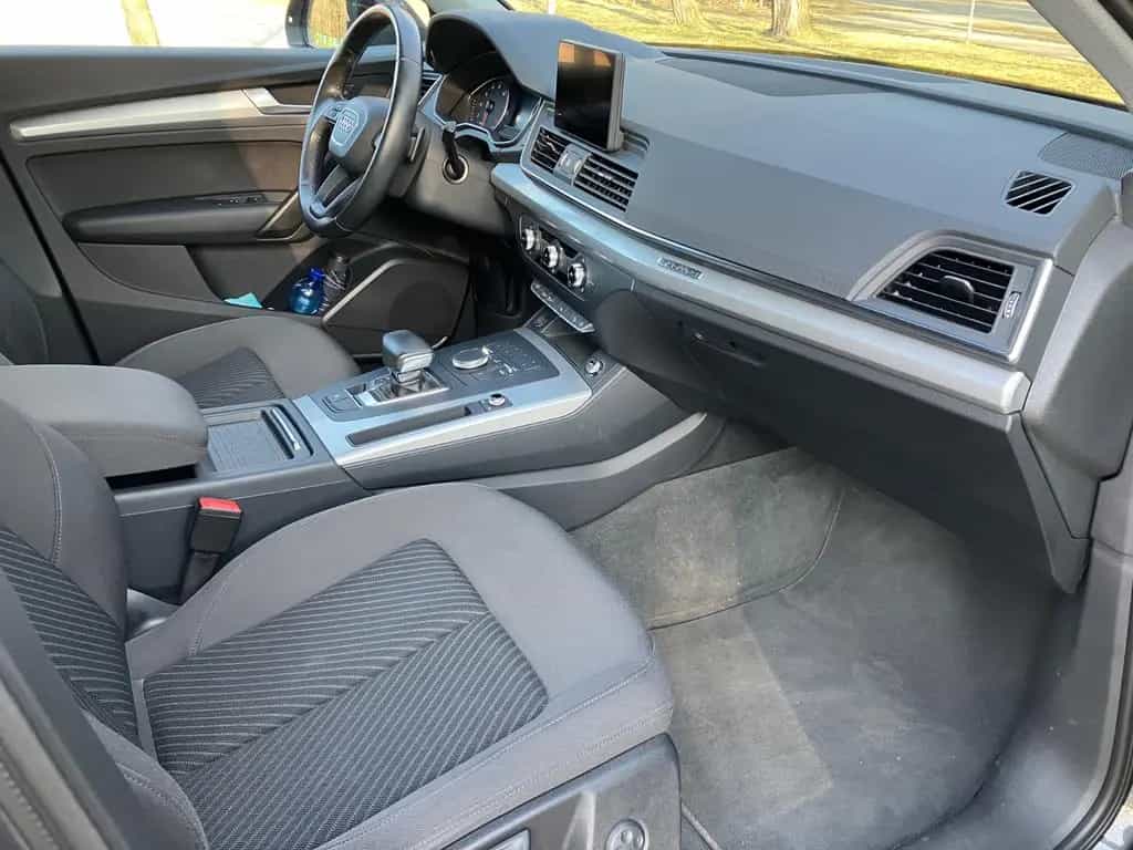 Audi Q5 quattro 08/2017-photo-8