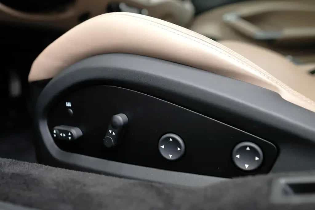 Ferrari F8 Tributo/LIFT/CAMERA/PDC/FULL ELECTRIC SEATS 03/2021-photo-21