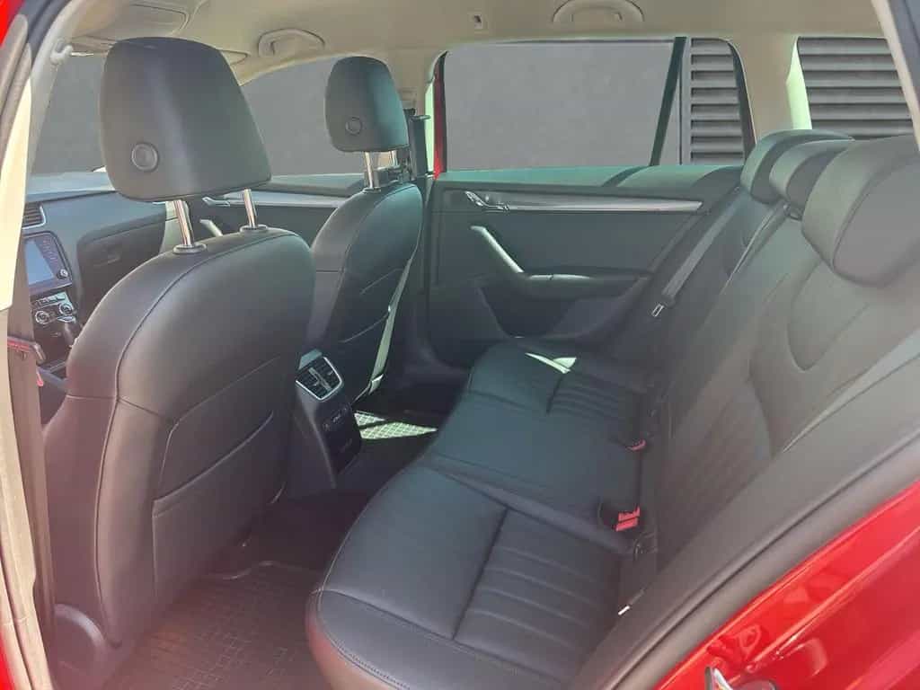 Skoda Octavia COMBI 2,0 TDI PREMIUM EDITION LEDER ACC 12/2019-photo-12