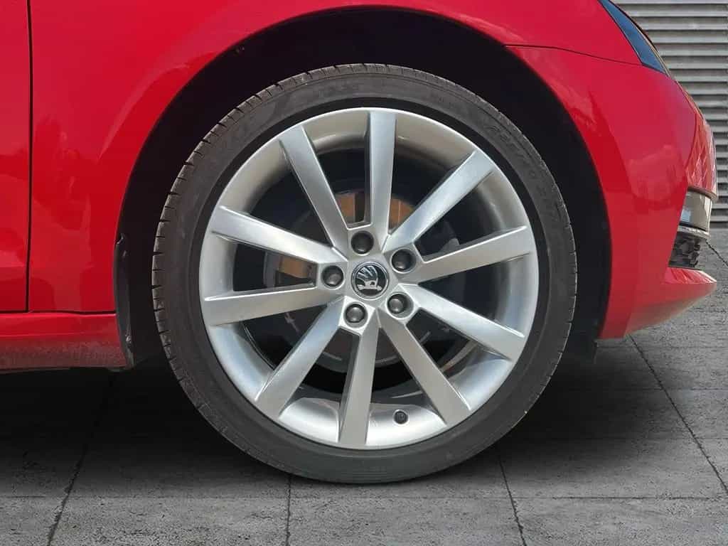 Skoda Octavia COMBI 2,0 TDI PREMIUM EDITION LEDER ACC 12/2019-photo-14