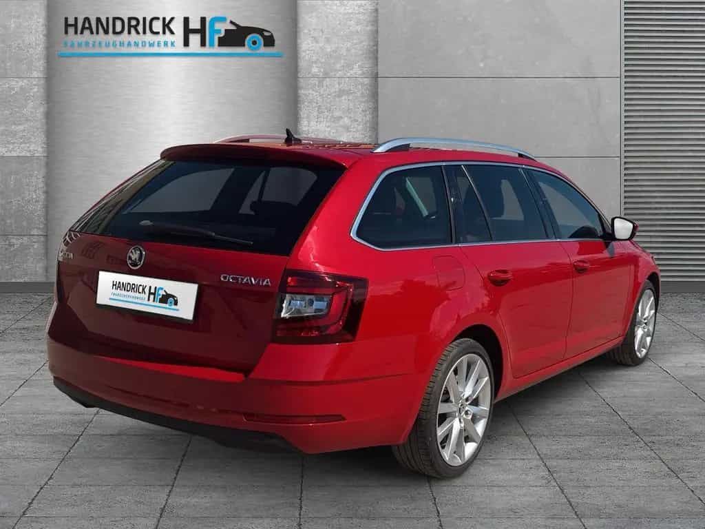 Skoda Octavia COMBI 2,0 TDI PREMIUM EDITION LEDER ACC 12/2019-photo-3