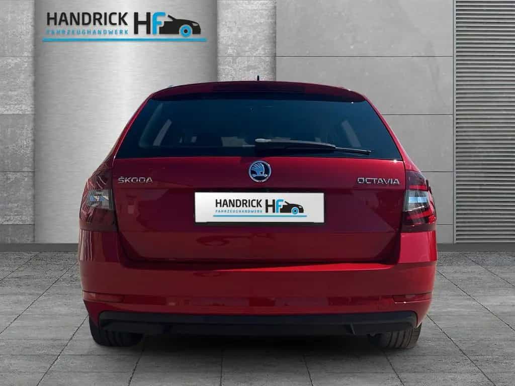 Skoda Octavia COMBI 2,0 TDI PREMIUM EDITION LEDER ACC 12/2019-photo-7