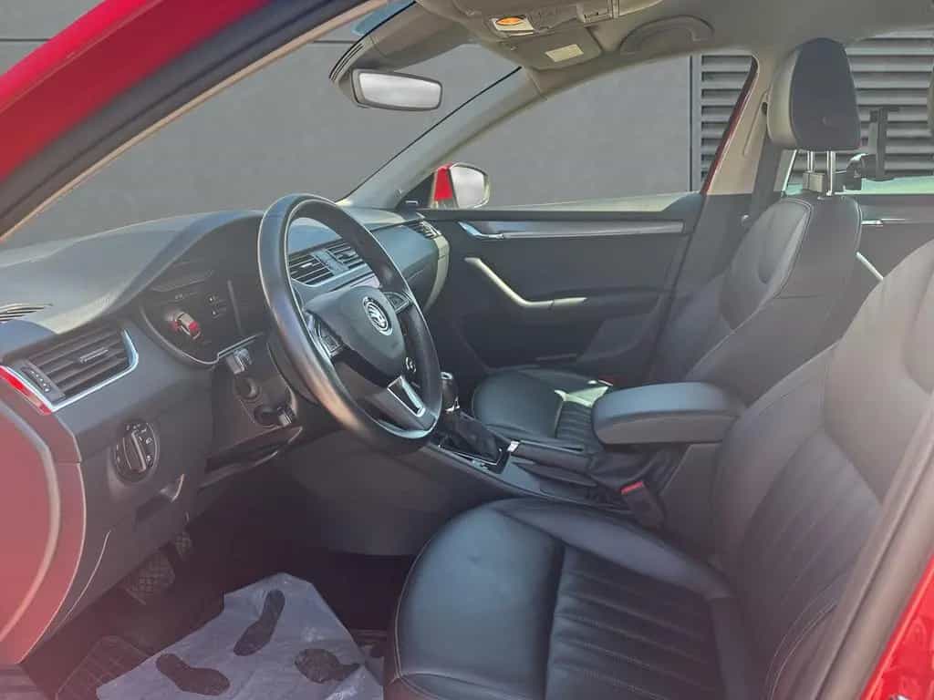 Skoda Octavia COMBI 2,0 TDI PREMIUM EDITION LEDER ACC 12/2019-photo-8