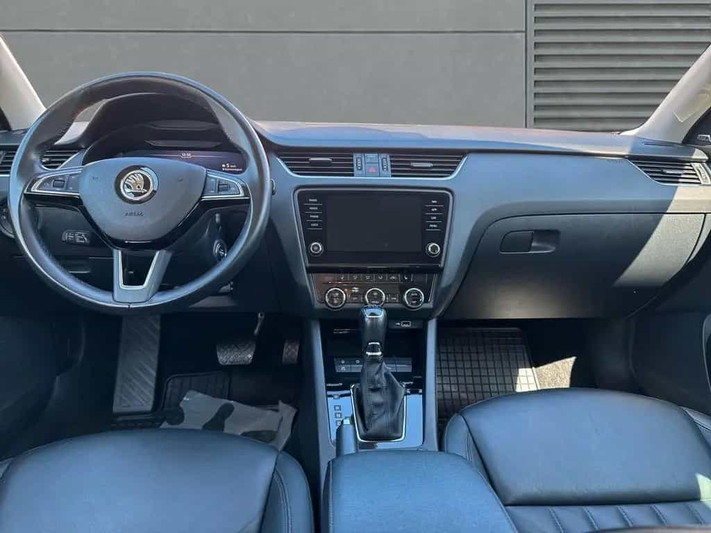 Skoda Octavia COMBI 2,0 TDI PREMIUM EDITION LEDER ACC 12/2019-photo-9