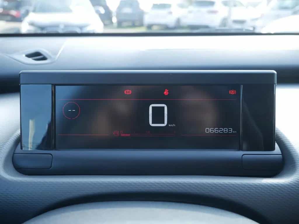 Citroën C4 Cactus 1.2 Shine KAMERA NAVI ACC FACEL. PANO 07/2019-photo-13