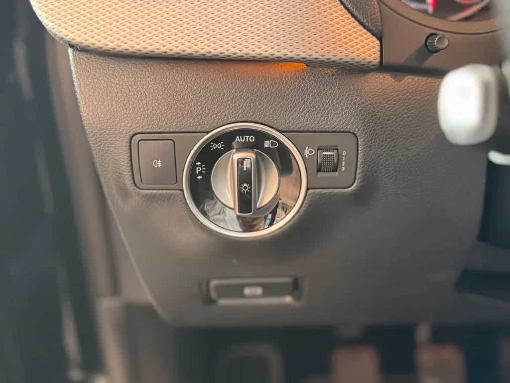 Mercedes-Benz B 180 Urban/Prog. PTS SHZ Navi Klima 03/2018-photo-12