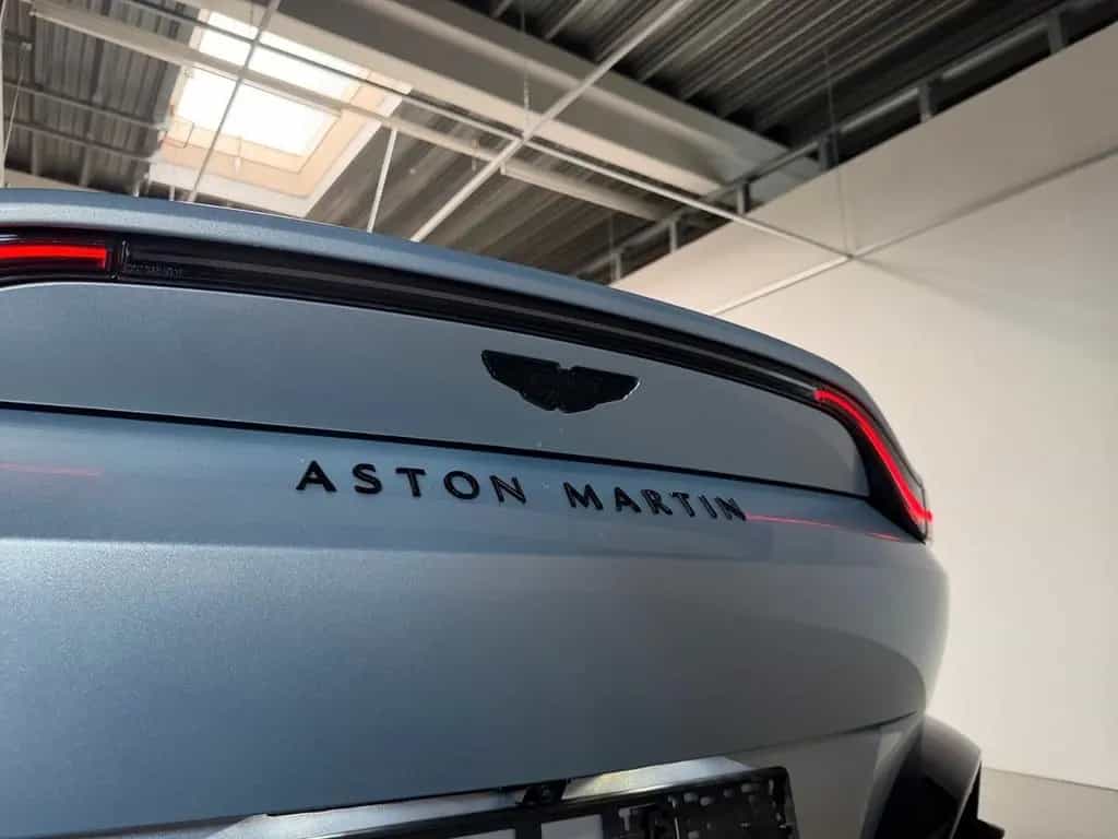 Aston Martin V8 Vantage Vantage Coupé | Lightning Silver | Int. Carbon null-photo-12
