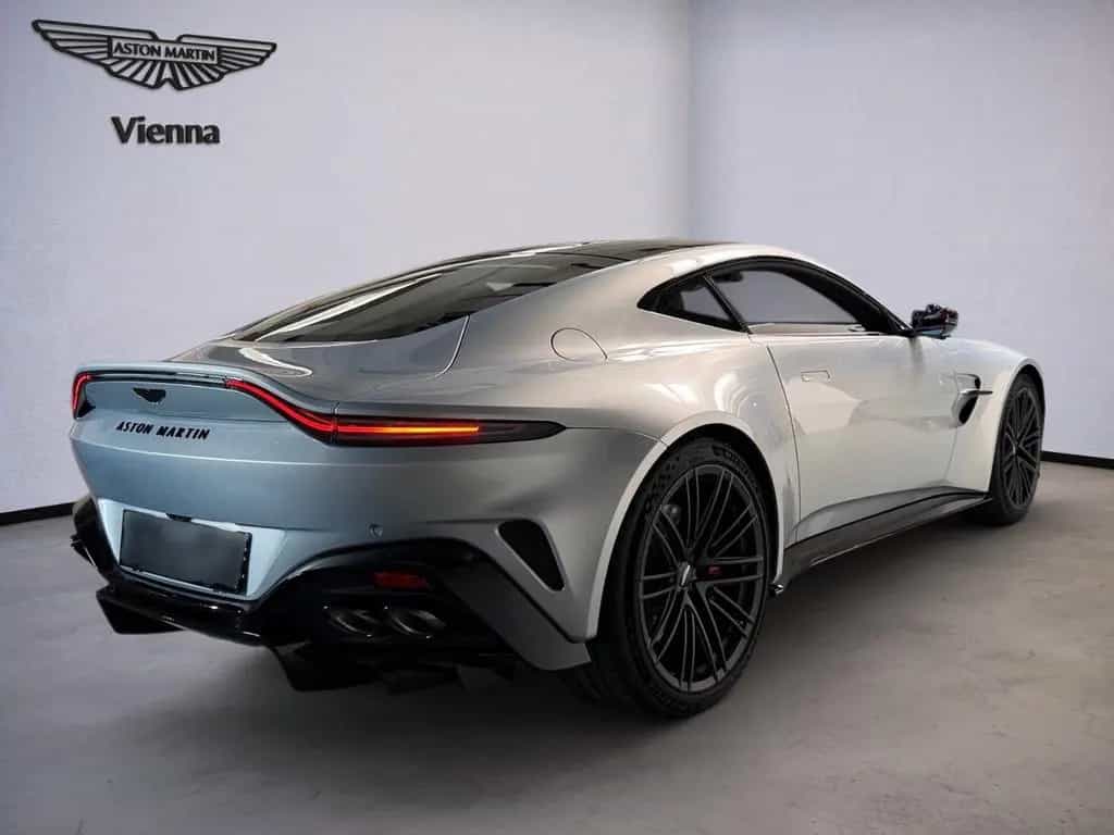 Aston Martin V8 Vantage Vantage Coupé | Lightning Silver | Int. Carbon null-photo-2
