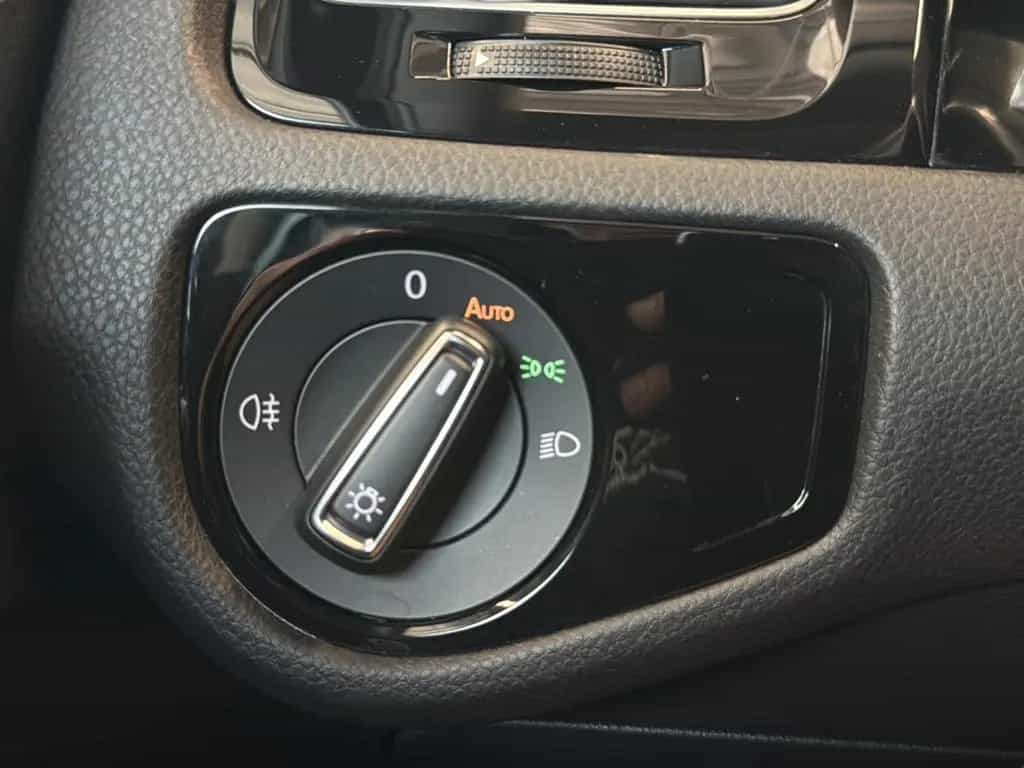 Volkswagen Golf VII Lim. Sound 11/2017-photo-17