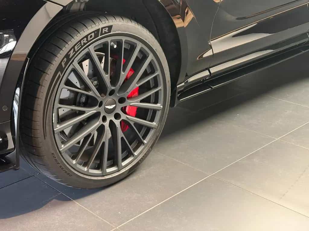 Aston Martin DBX 707 - Onyx Black - Standheizung 01/2024-photo-14