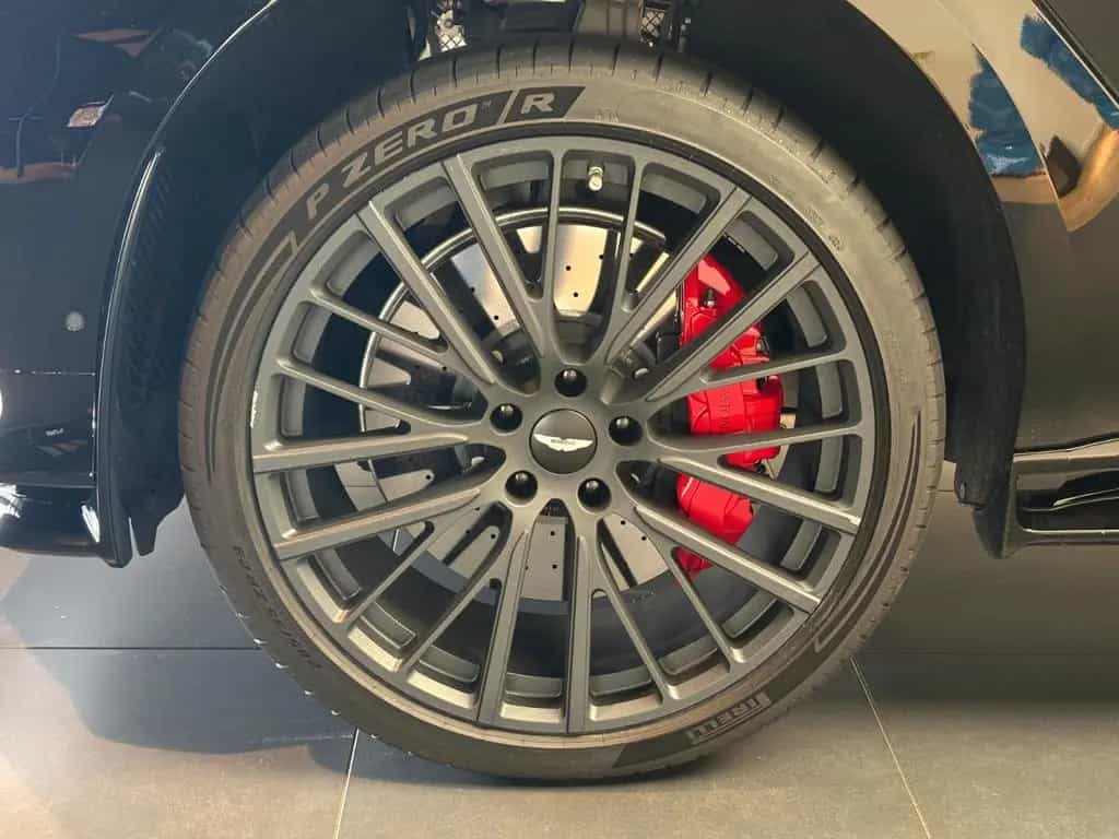 Aston Martin DBX 707 - Onyx Black - Standheizung 01/2024-photo-15