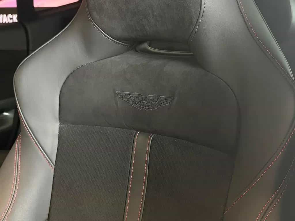 Aston Martin DBX 707 - Onyx Black - Standheizung 01/2024-photo-8