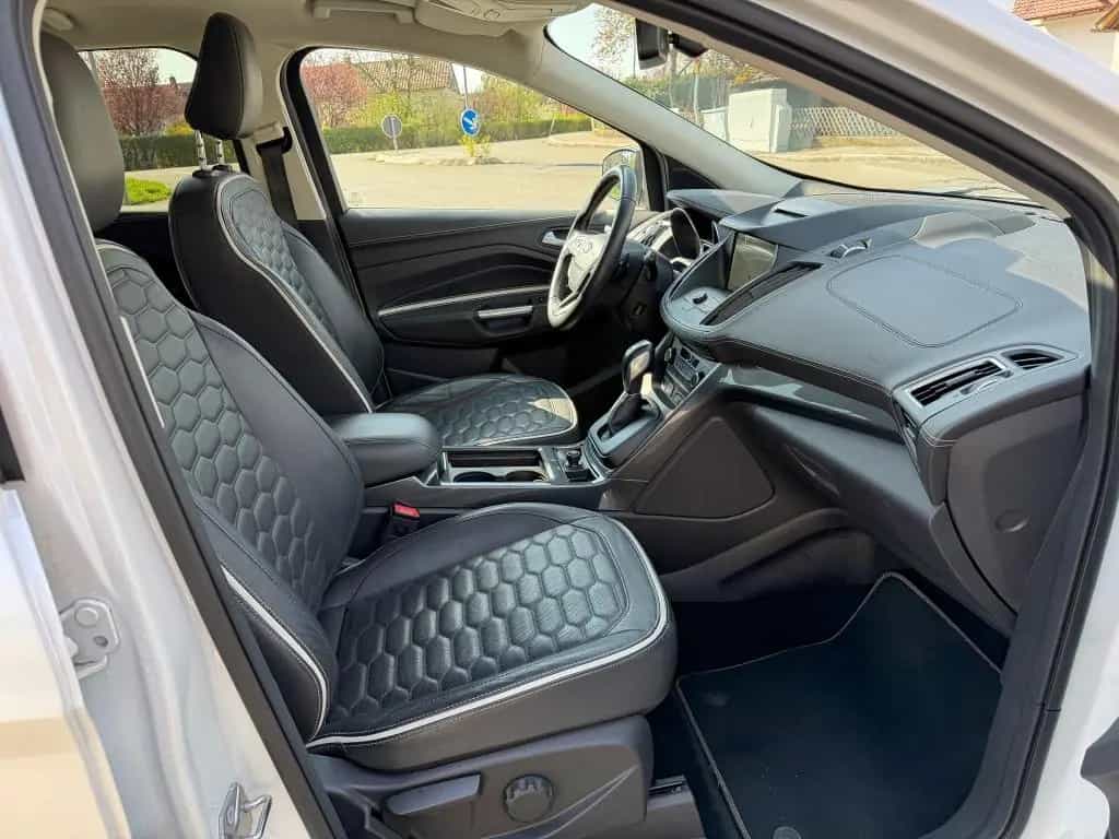 Ford Kuga 2.0 TDCi Vignale 4x4 AG AHK 2xKlima BiXen 02/2019-photo-4