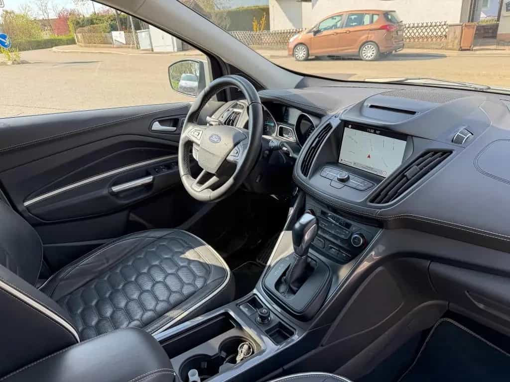 Ford Kuga 2.0 TDCi Vignale 4x4 AG AHK 2xKlima BiXen 02/2019-photo-5