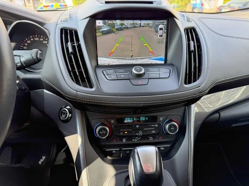 Ford Kuga 2.0 TDCi Vignale 4x4 AG AHK 2xKlima BiXen 02/2019-photo-7