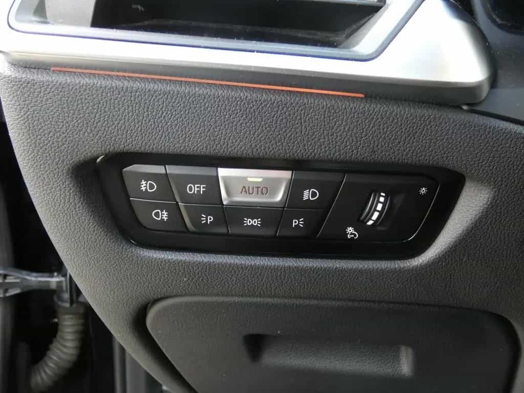 BMW 3 Series 320i xDrive Limousine Sport Line HiFi DAB LED 06/2021-photo-14