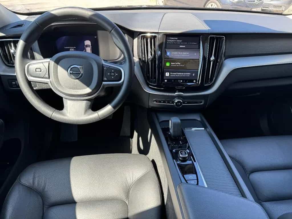 Volvo XC 60 Momentum Pro *LEDER* 05/2022-photo-10