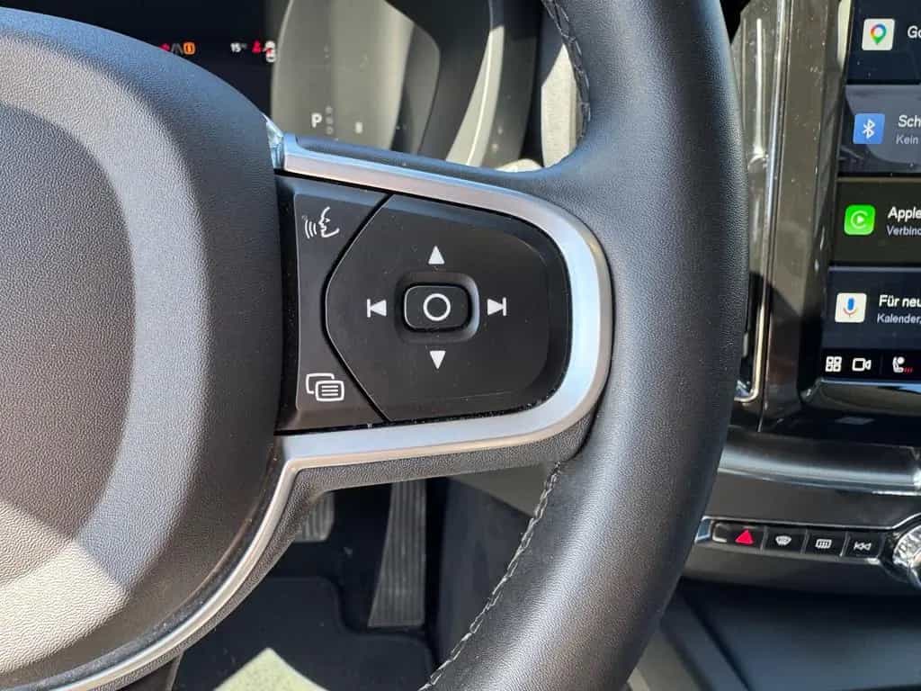 Volvo XC 60 Momentum Pro *LEDER* 05/2022-photo-13