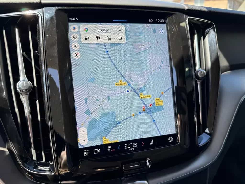 Volvo XC 60 Momentum Pro *LEDER* 05/2022-photo-17