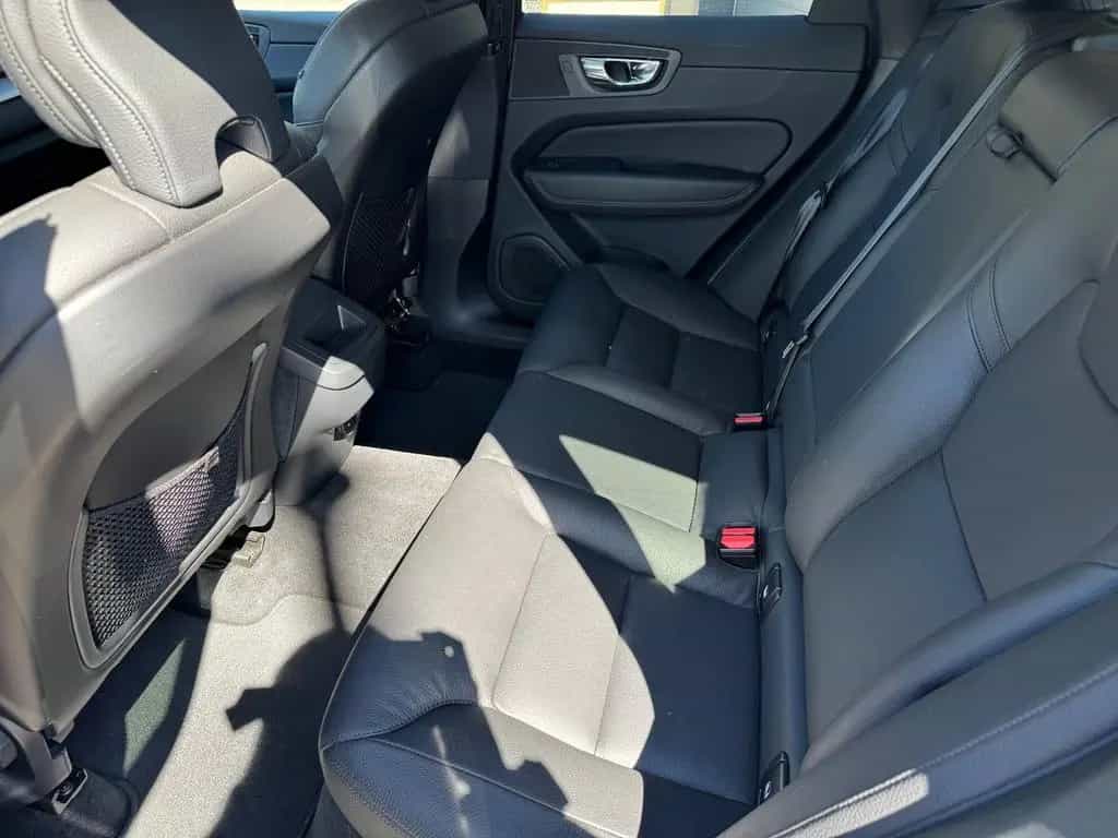 Volvo XC 60 Momentum Pro *LEDER* 05/2022-photo-20