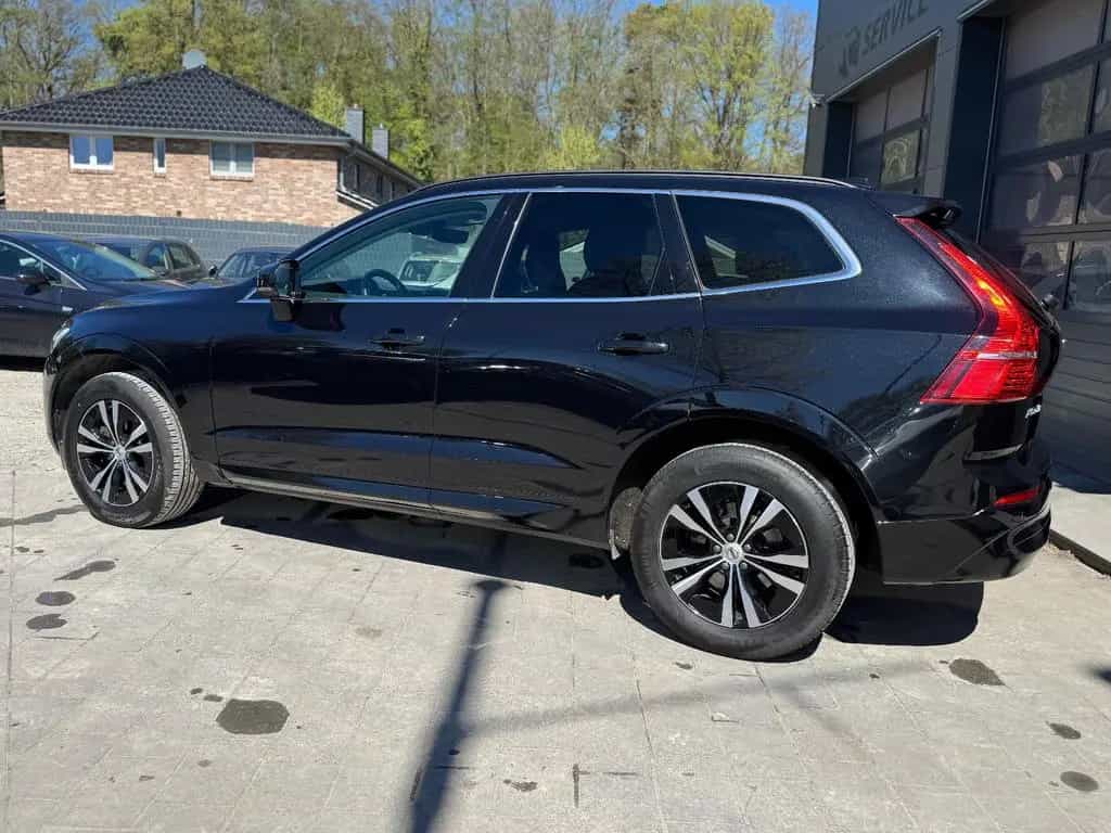 Volvo XC 60 Momentum Pro *LEDER* 05/2022-photo-4