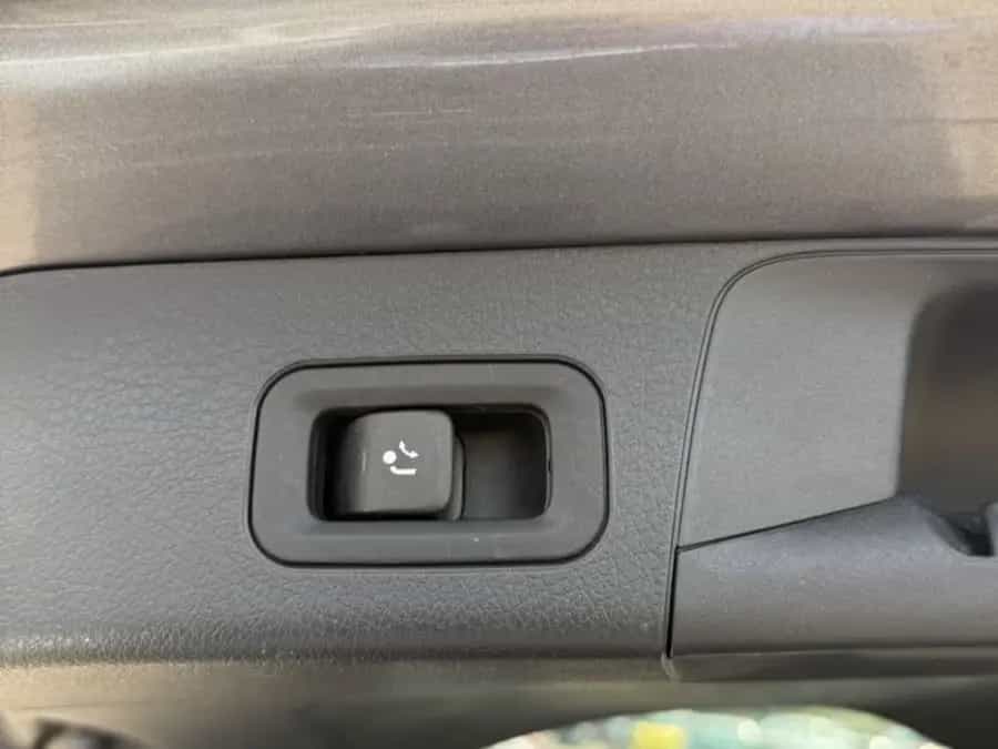 Mercedes-Benz GLB 200 *KAMERA*LED*AHK*NAVI*1.HAND* 10/2020-photo-24