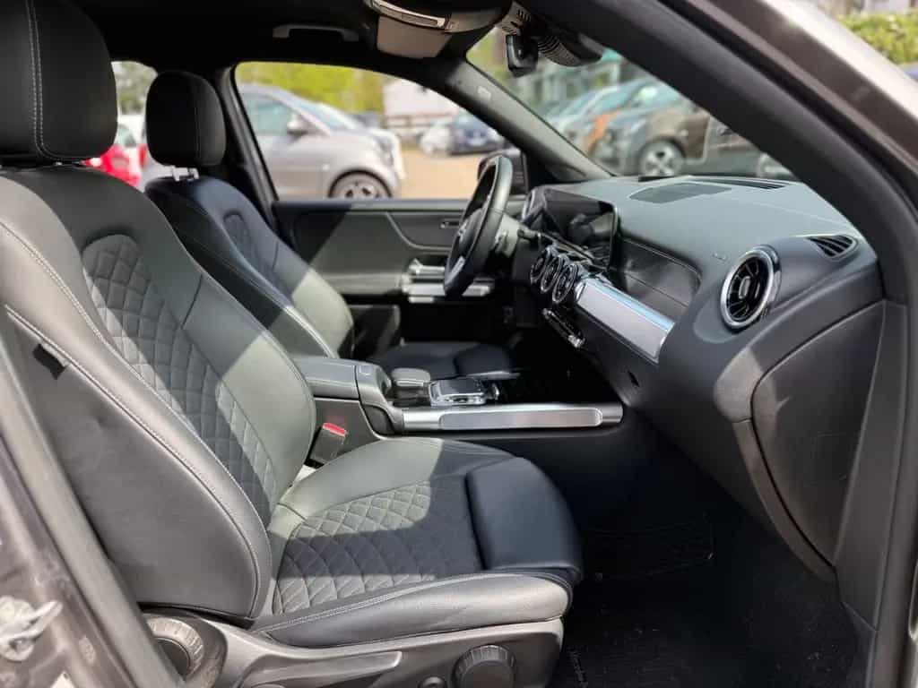 Mercedes-Benz GLB 200 *KAMERA*LED*AHK*NAVI*1.HAND* 10/2020-photo-31