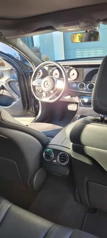Mercedes-Benz E-Class 220 d 4MATIC T Autom. - 10/2018-photo-11