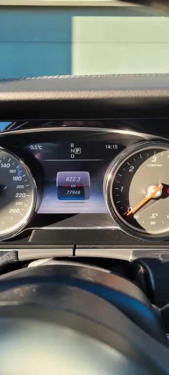 Mercedes-Benz E-Class 220 d 4MATIC T Autom. - 10/2018-photo-5