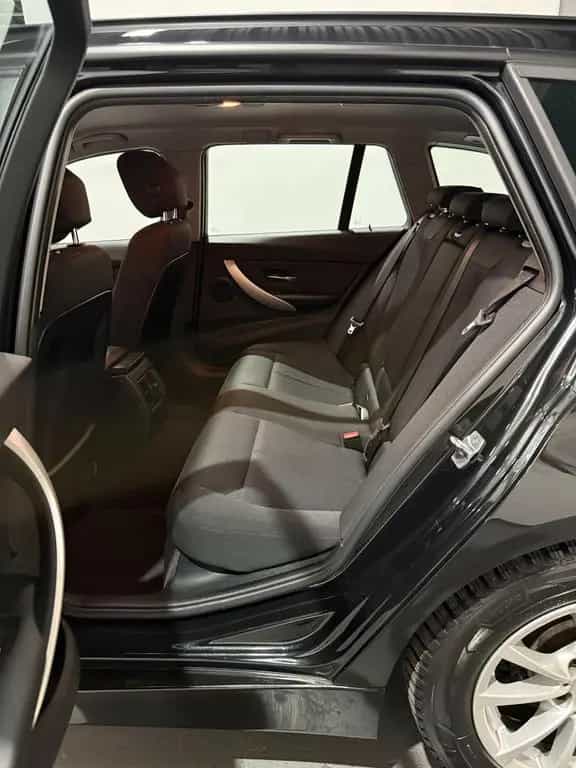 BMW 3 Series 320d Touring *Autom*Navi*Keyless*PDC* 06/2017-photo-10