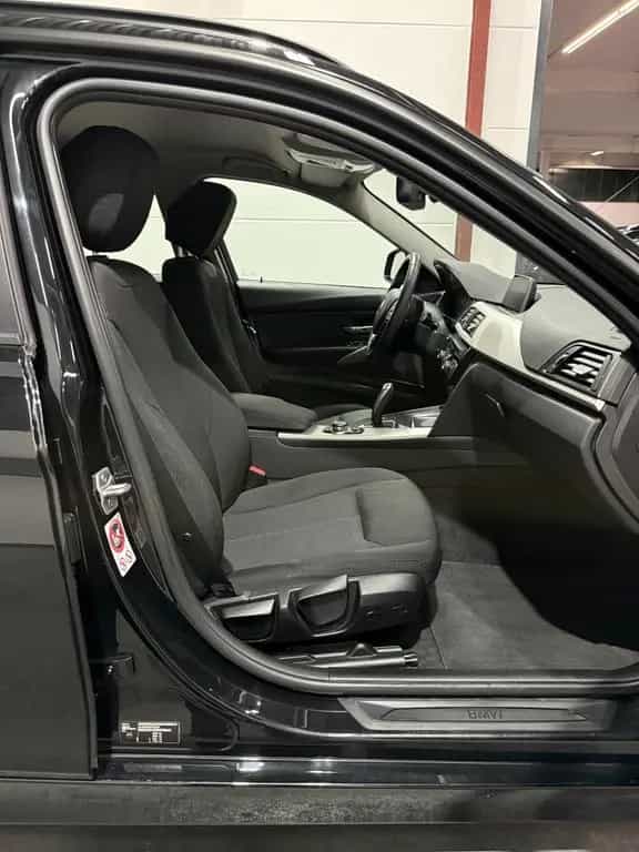 BMW 3 Series 320d Touring *Autom*Navi*Keyless*PDC* 06/2017-photo-11