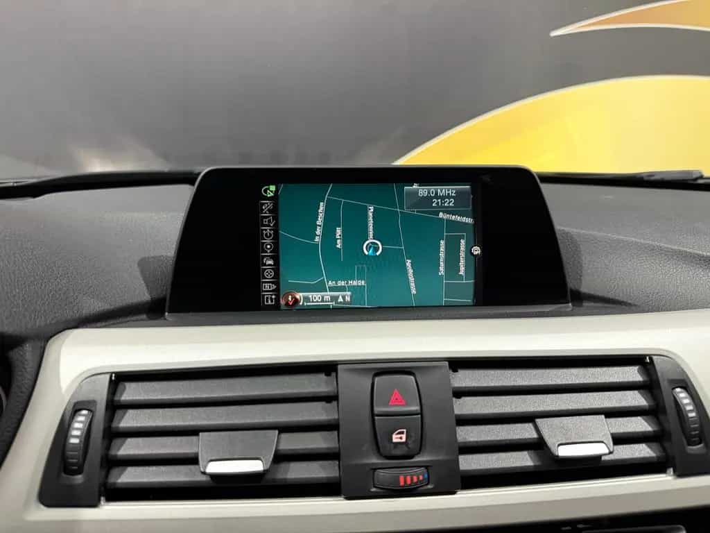 BMW 3 Series 320d Touring *Autom*Navi*Keyless*PDC* 06/2017-photo-16