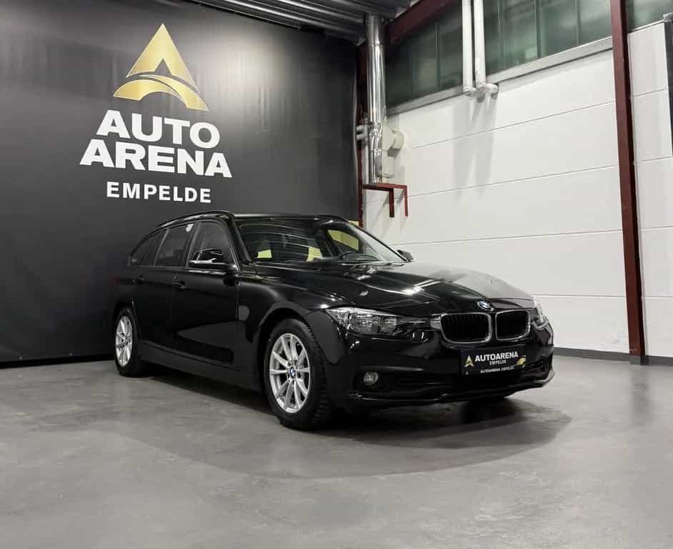 BMW 3 Series 320d Touring *Autom*Navi*Keyless*PDC* 06/2017-photo-2