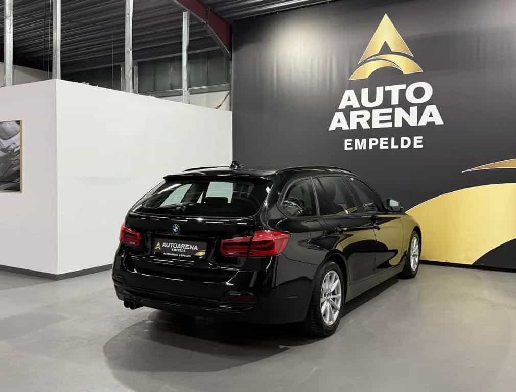 BMW 3 Series 320d Touring *Autom*Navi*Keyless*PDC* 06/2017-photo-4