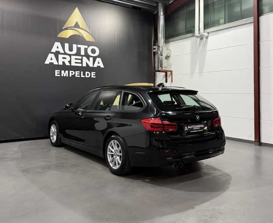 BMW 3 Series 320d Touring *Autom*Navi*Keyless*PDC* 06/2017-photo-6