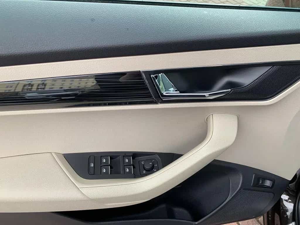 Skoda Karoq 1.5 TSI ACT Style AHK+NAVI+SHZ+PDC+ACC+LED 11/2018-photo-18