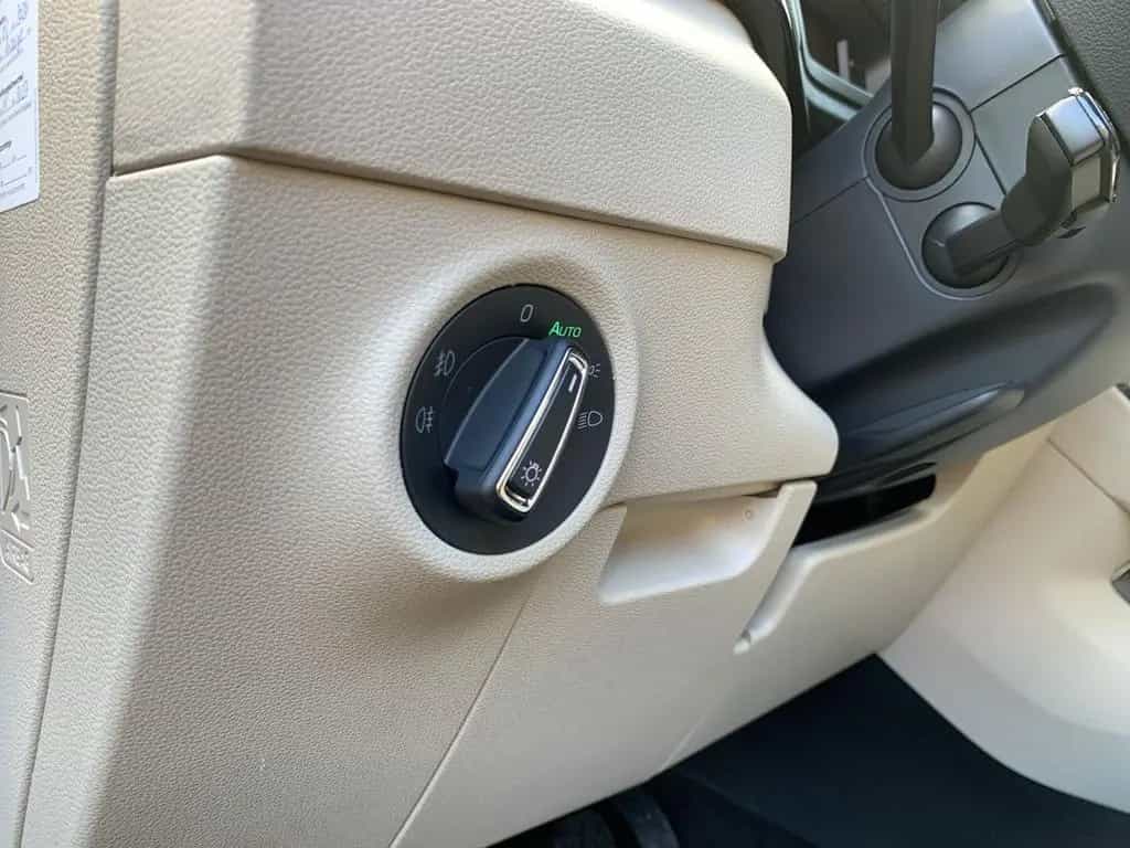 Skoda Karoq 1.5 TSI ACT Style AHK+NAVI+SHZ+PDC+ACC+LED 11/2018-photo-19