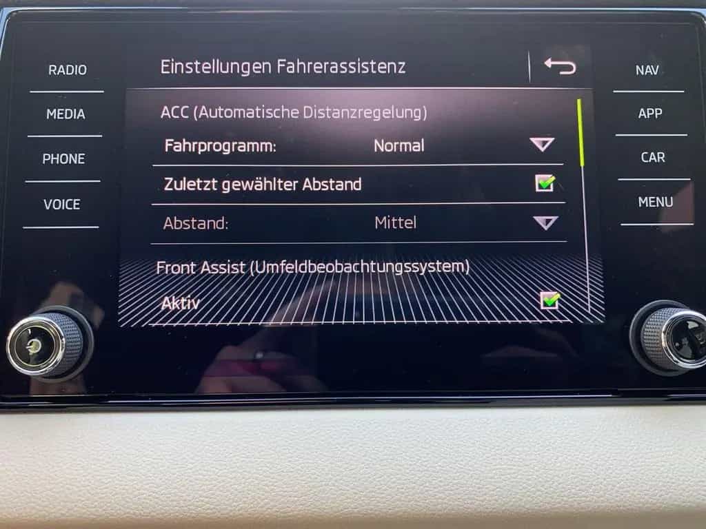 Skoda Karoq 1.5 TSI ACT Style AHK+NAVI+SHZ+PDC+ACC+LED 11/2018-photo-31