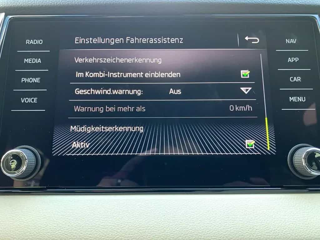 Skoda Karoq 1.5 TSI ACT Style AHK+NAVI+SHZ+PDC+ACC+LED 11/2018-photo-34