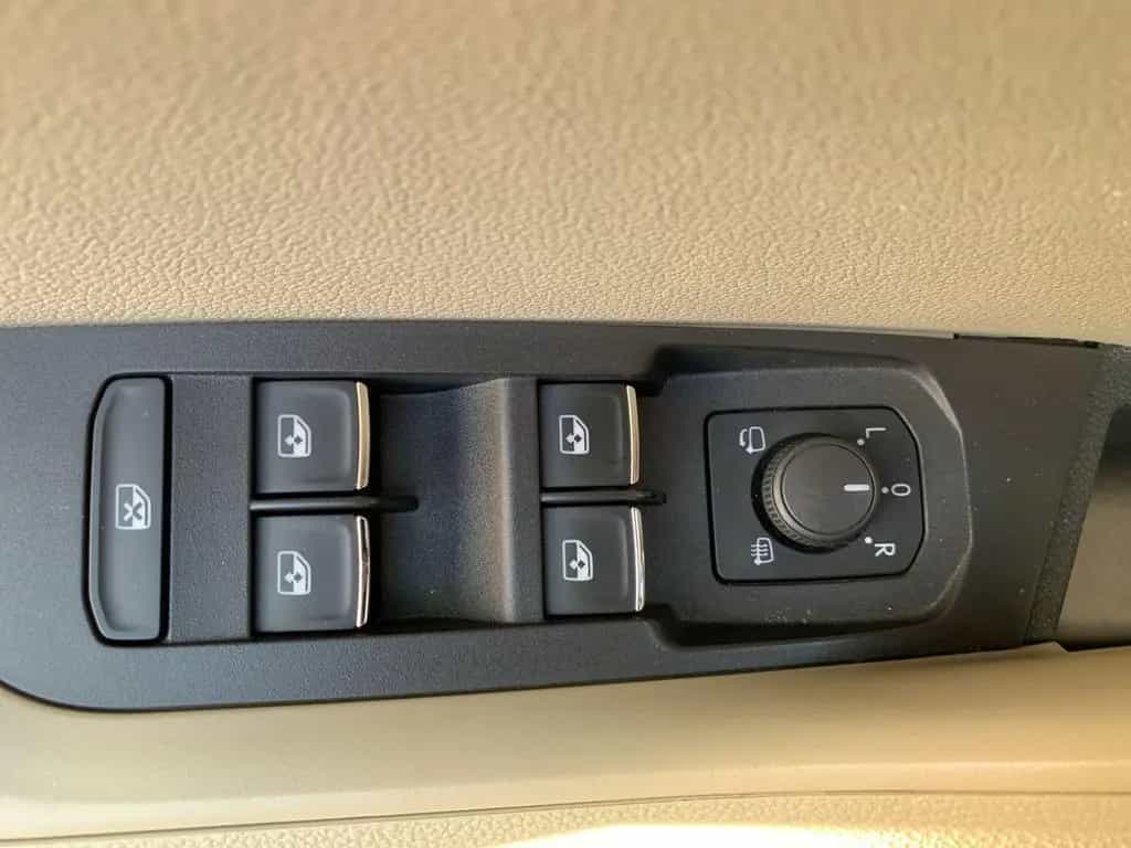 Skoda Karoq 1.5 TSI ACT Style AHK+NAVI+SHZ+PDC+ACC+LED 11/2018-photo-37