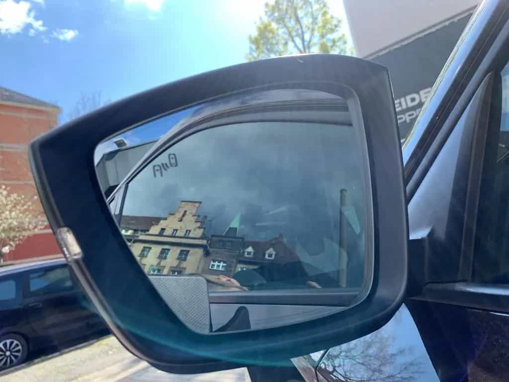 Skoda Karoq 1.5 TSI ACT Style AHK+NAVI+SHZ+PDC+ACC+LED 11/2018-photo-45