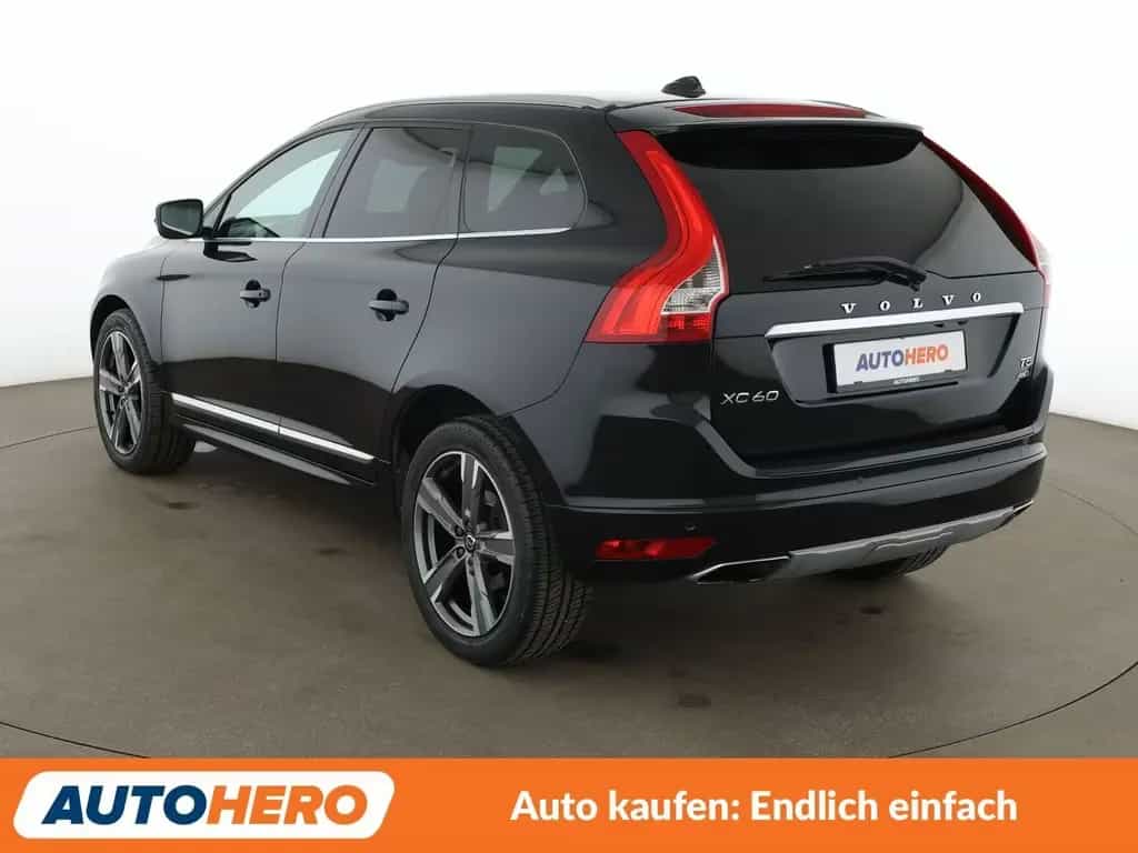 Volvo XC60 2.0 T5 Summum AWD Aut.*NAVI*BI-XENON*ACC* 02/2017-photo-3