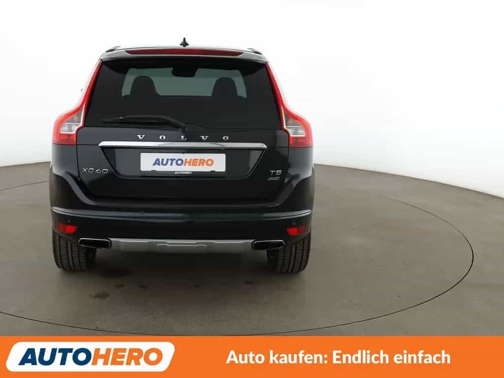 Volvo XC60 2.0 T5 Summum AWD Aut.*NAVI*BI-XENON*ACC* 02/2017-photo-4